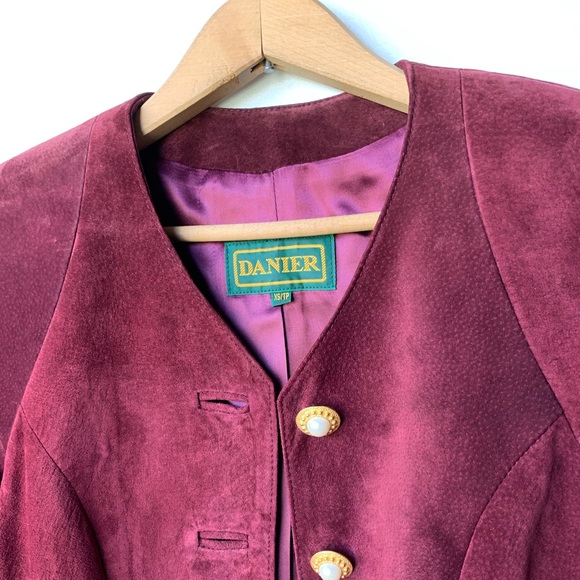 COPY - XS, Danier, vintage maroon leather jacket - Picture 10 of 15